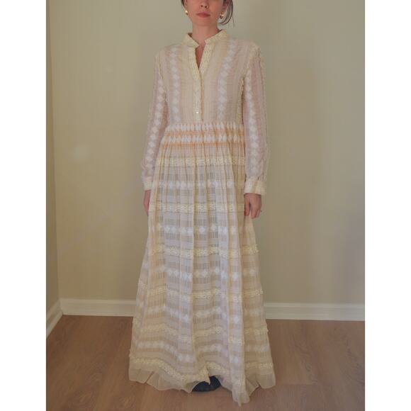 Vintage High Neck Lace Long Sleeve Lace Dress Size Medium - Picture 1 of 7